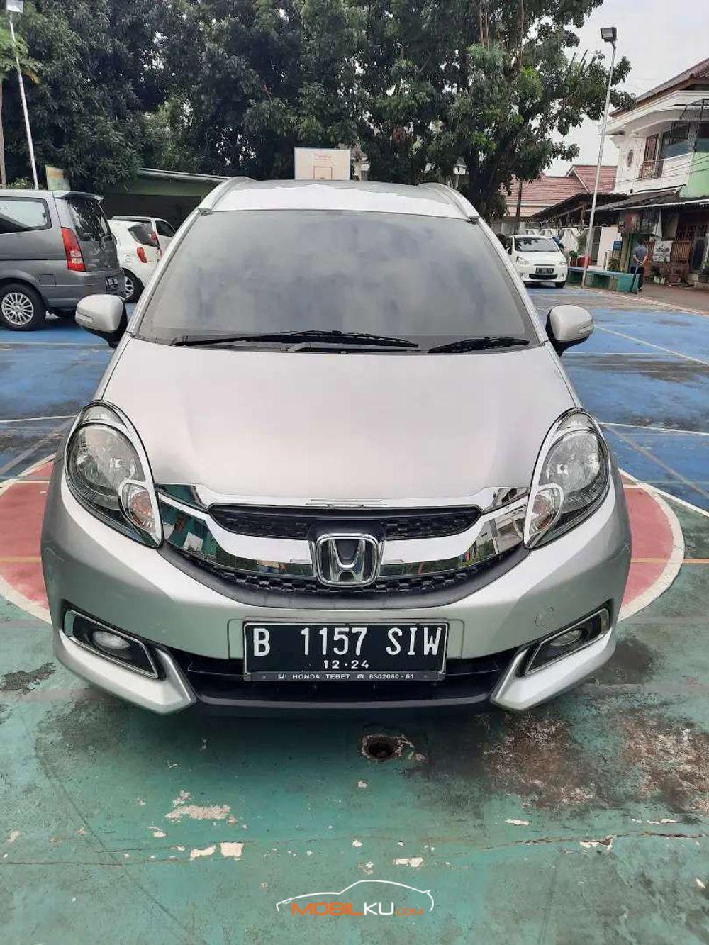 Mobil Honda Mobilio 2014
