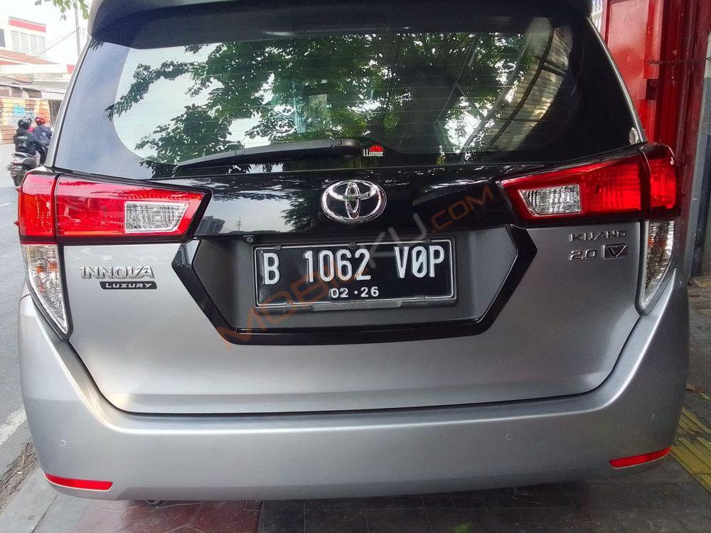 Mobil Toyota Kijang Innova 2021
