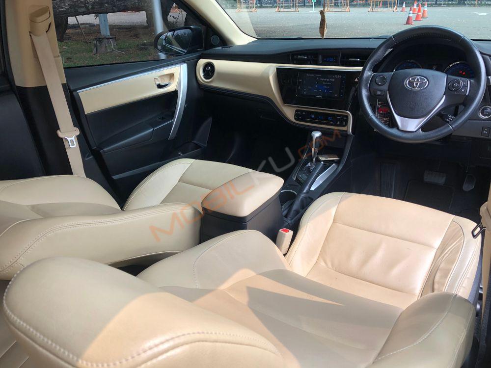 Mobil Toyota Corolla 2018