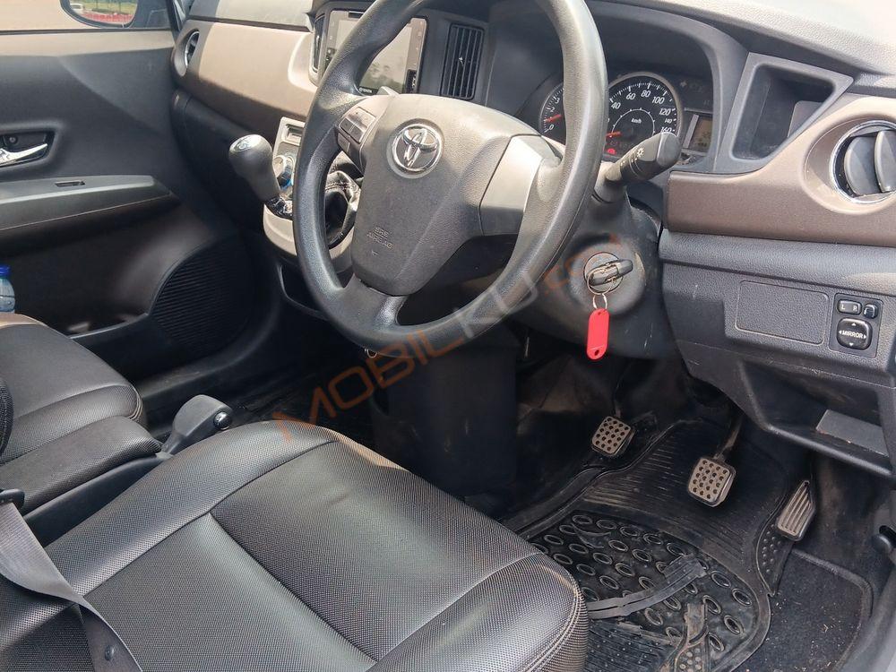 Mobil Toyota Calya 2019