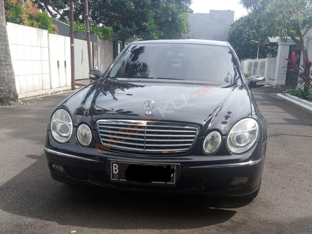 Mobil Mercedes-Benz E-Class 2005