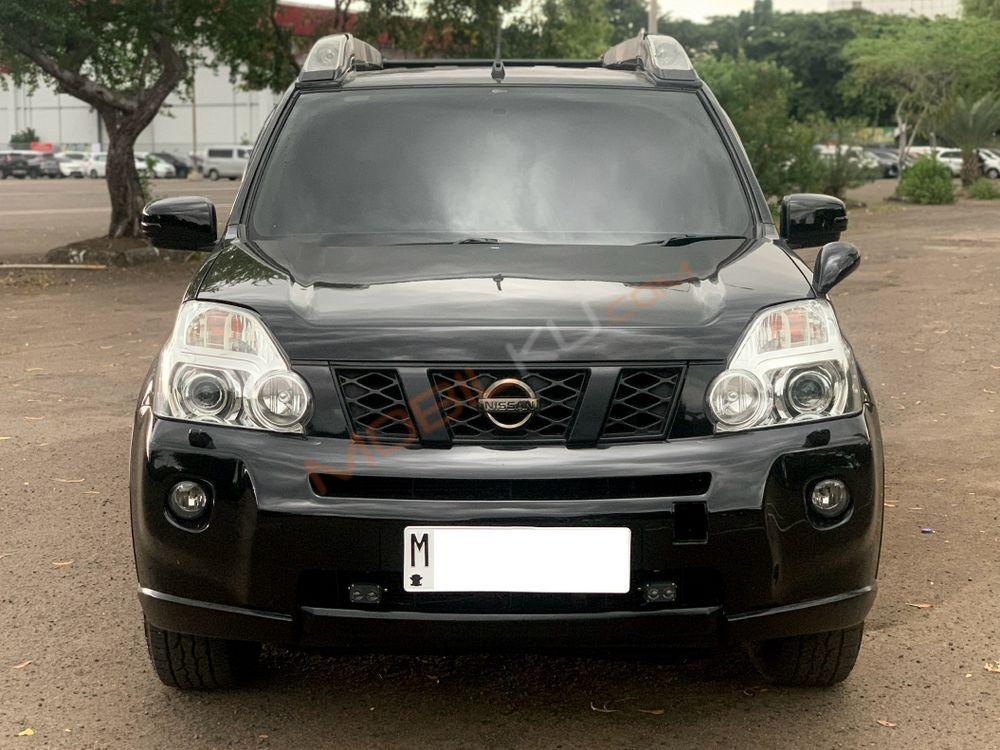 Mobil Nissan X-Trail 2008