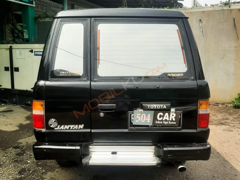 Mobil Toyota Kijang 1996
