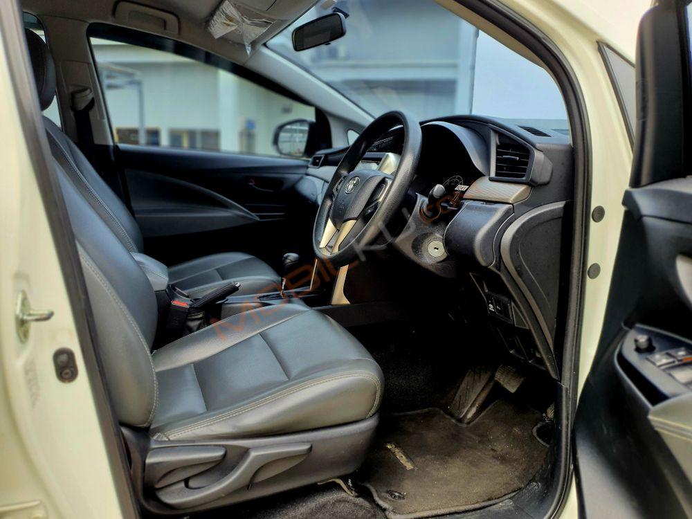 Mobil Toyota Kijang Innova 2020