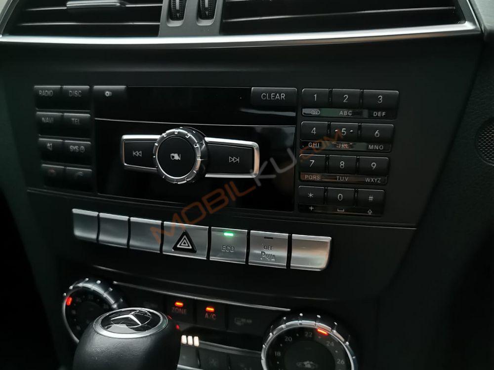 Mobil Mercedes-Benz C-Class 2012