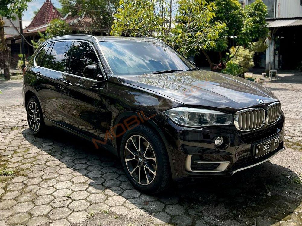 Mobil BMW X5 2015