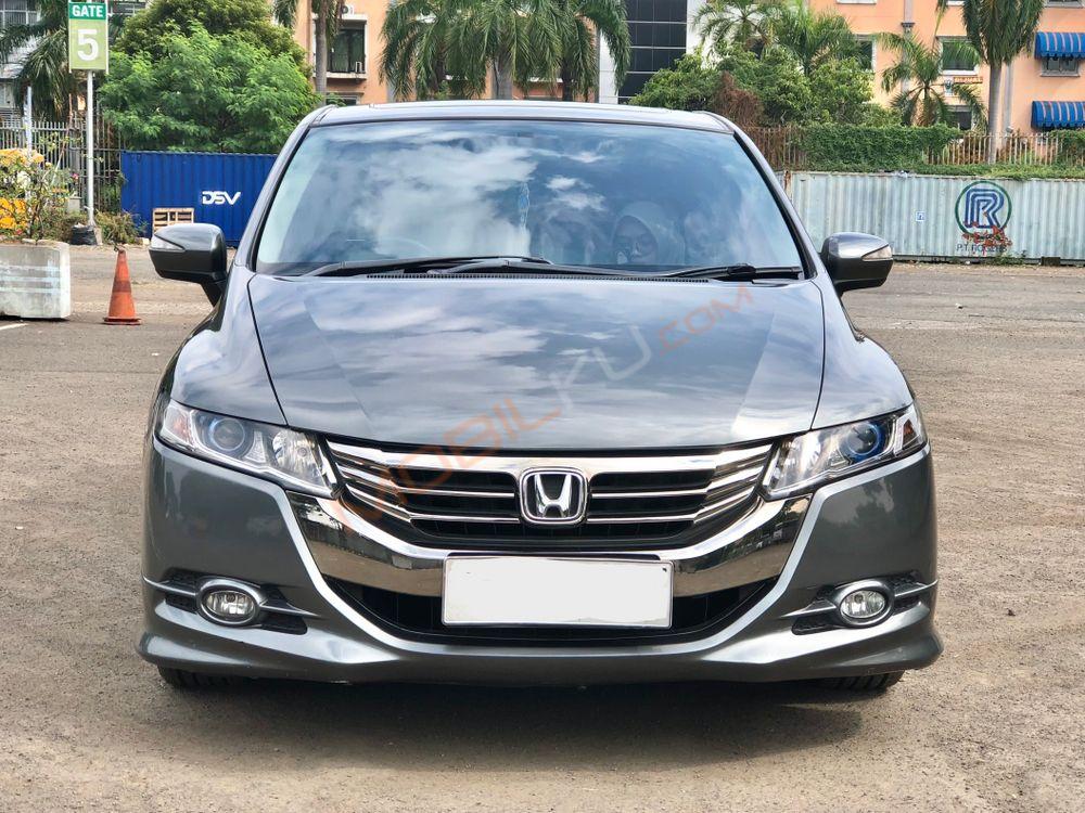 Mobil Honda Odyssey 2012