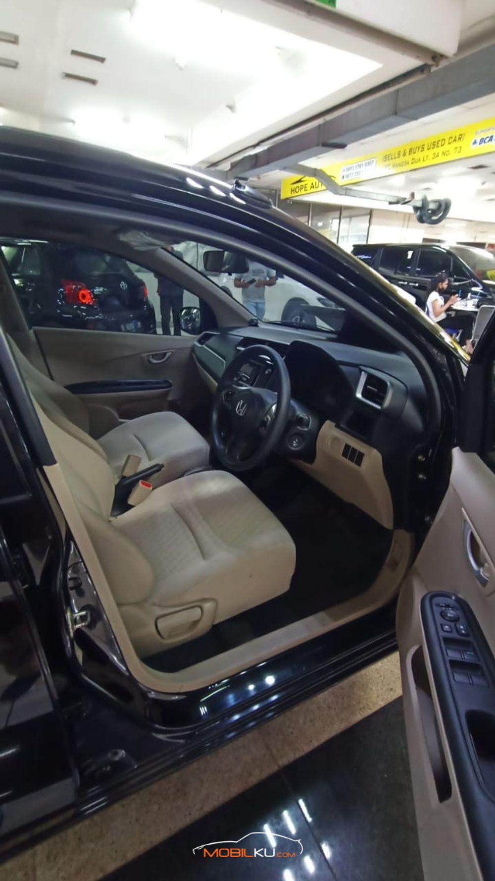 Mobil Honda Brio 2017