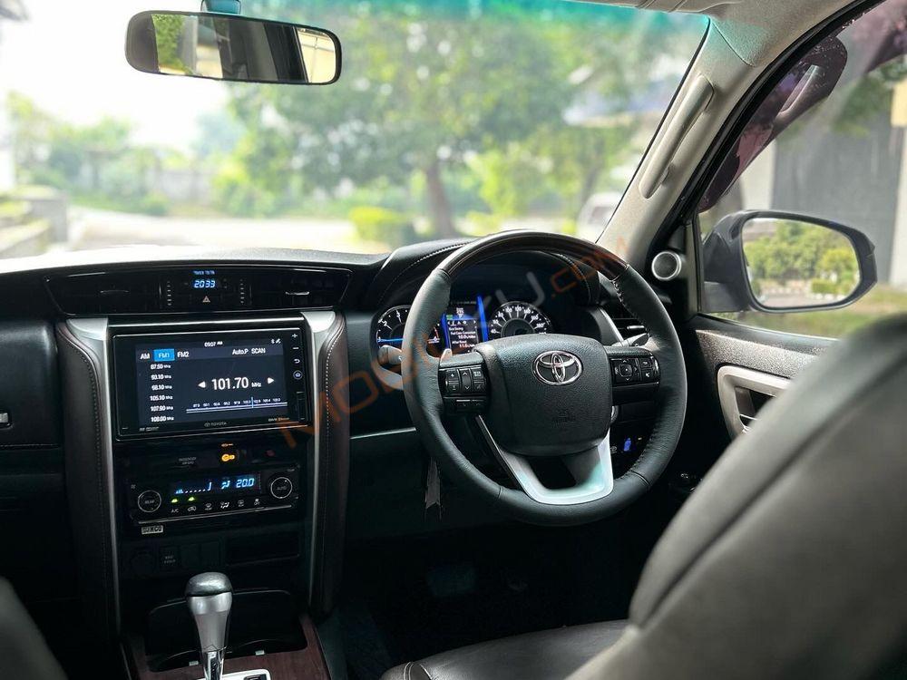 Mobil Toyota Fortuner 2016