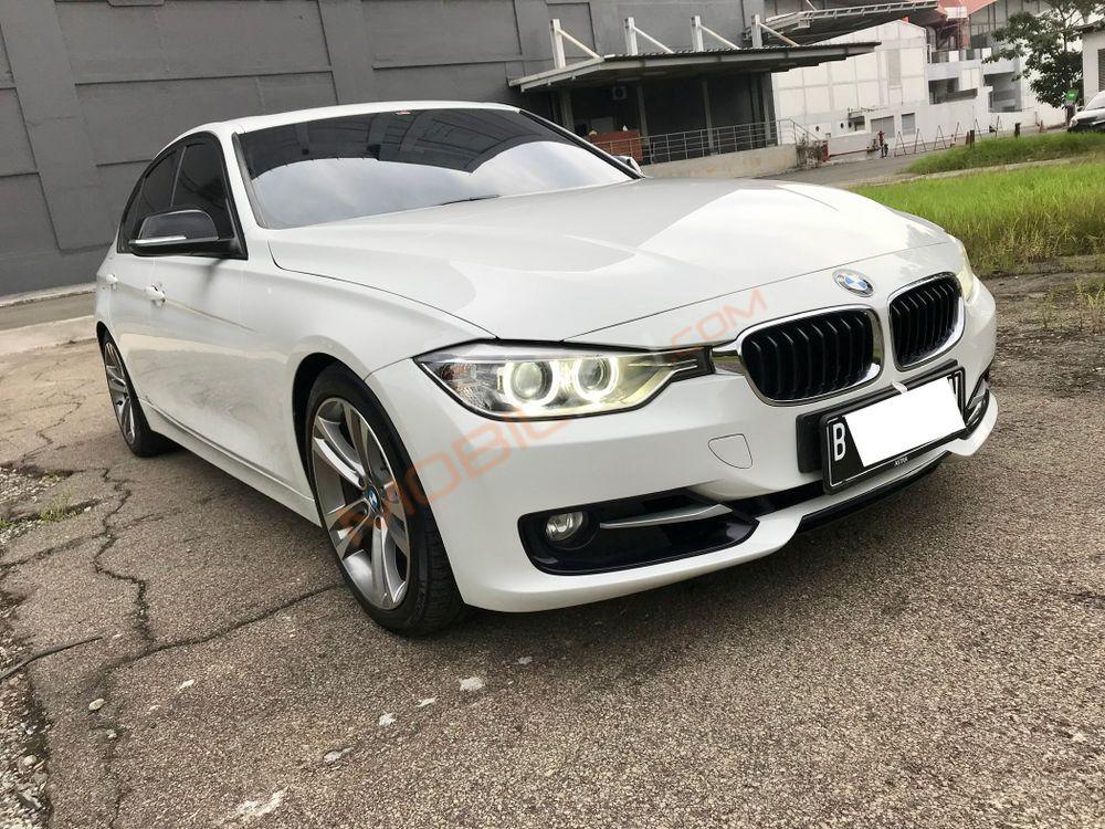 Mobil BMW 3 Series 2014