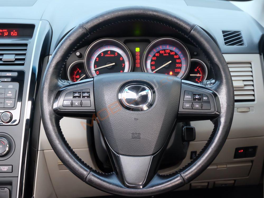 Mobil Mazda CX-9 2011