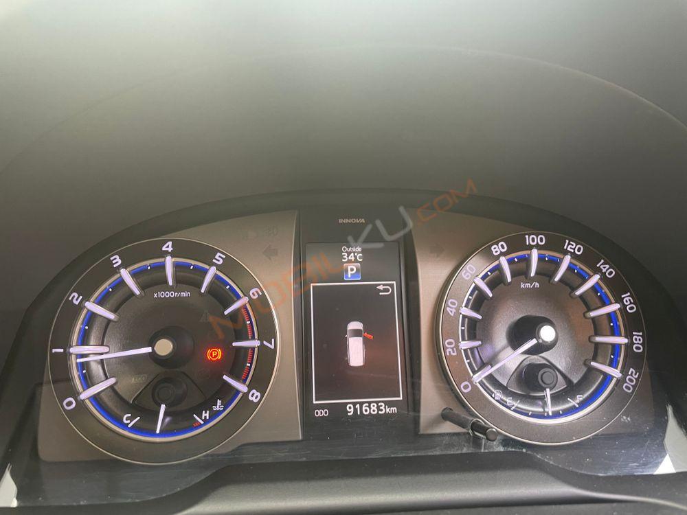 Mobil Toyota Kijang Innova 2016