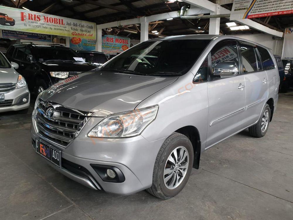 Mobil Toyota Kijang Innova 2015