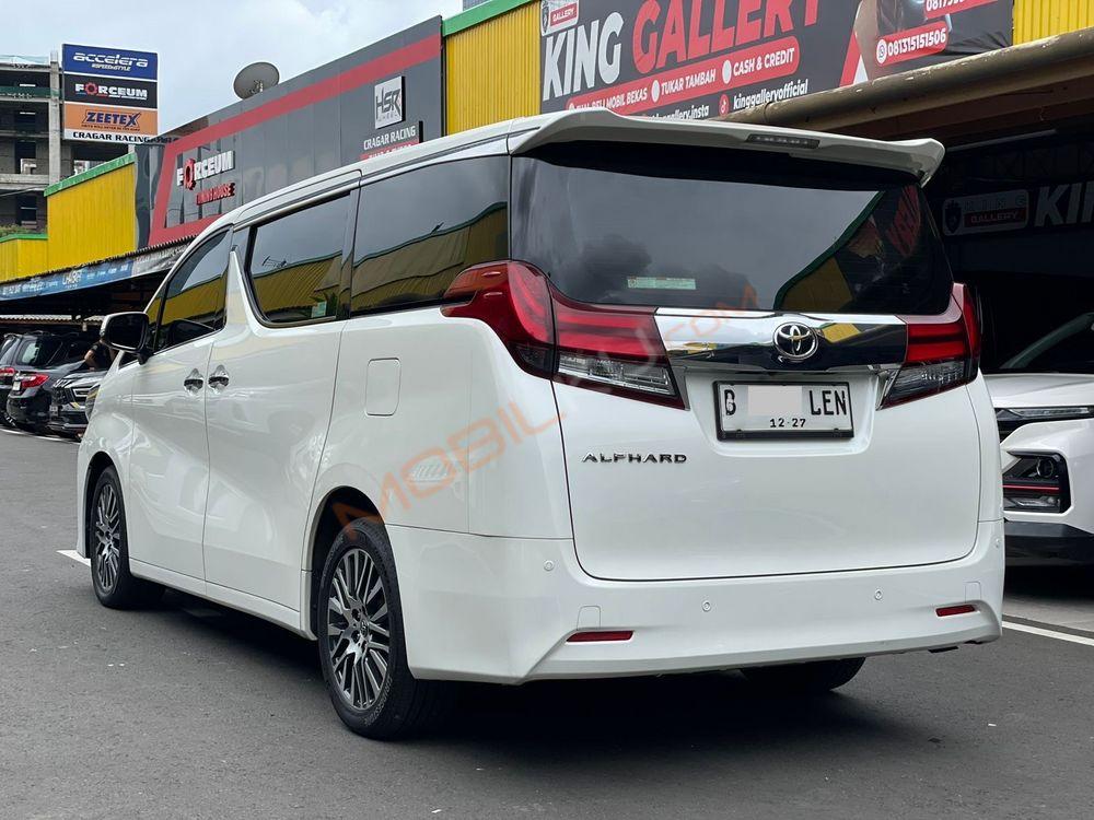 Mobil Toyota Alphard 2017