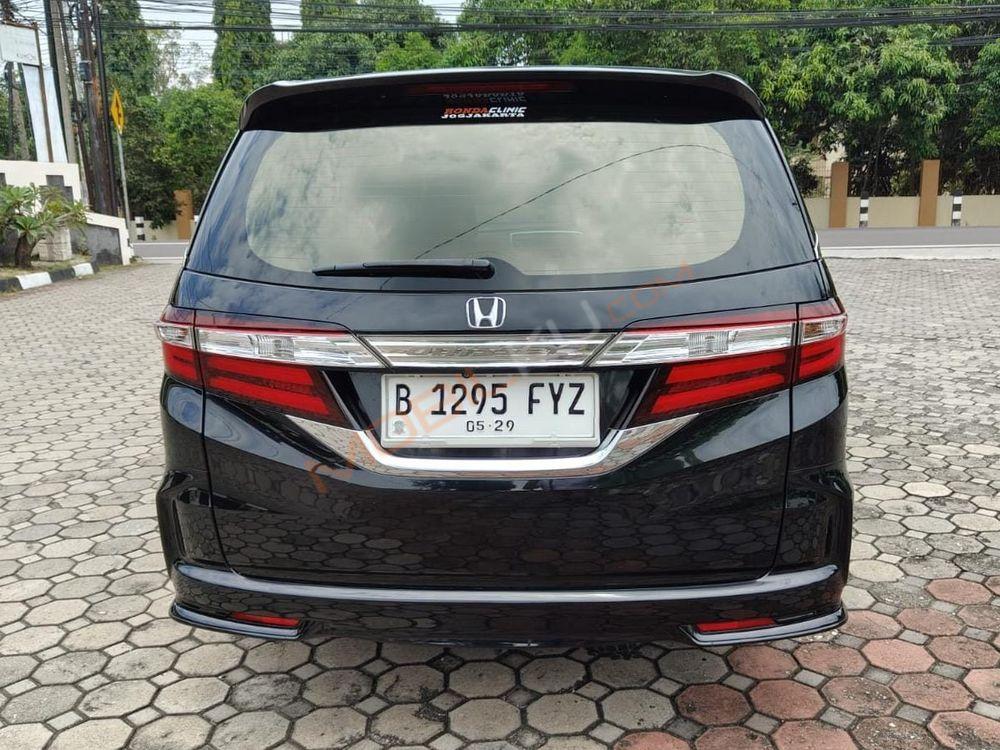 Mobil Honda Odyssey 2015