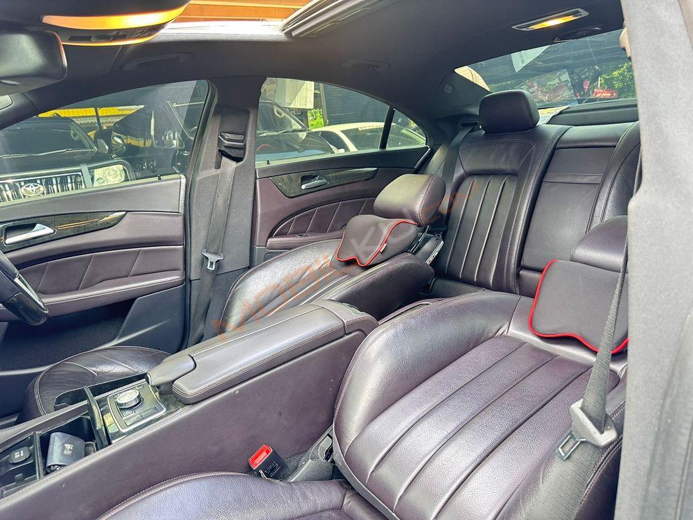 Mobil Mercedes-Benz CLS 2013