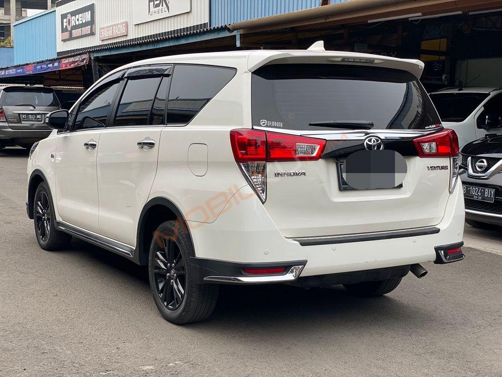 Mobil Toyota Kijang Innova 2017