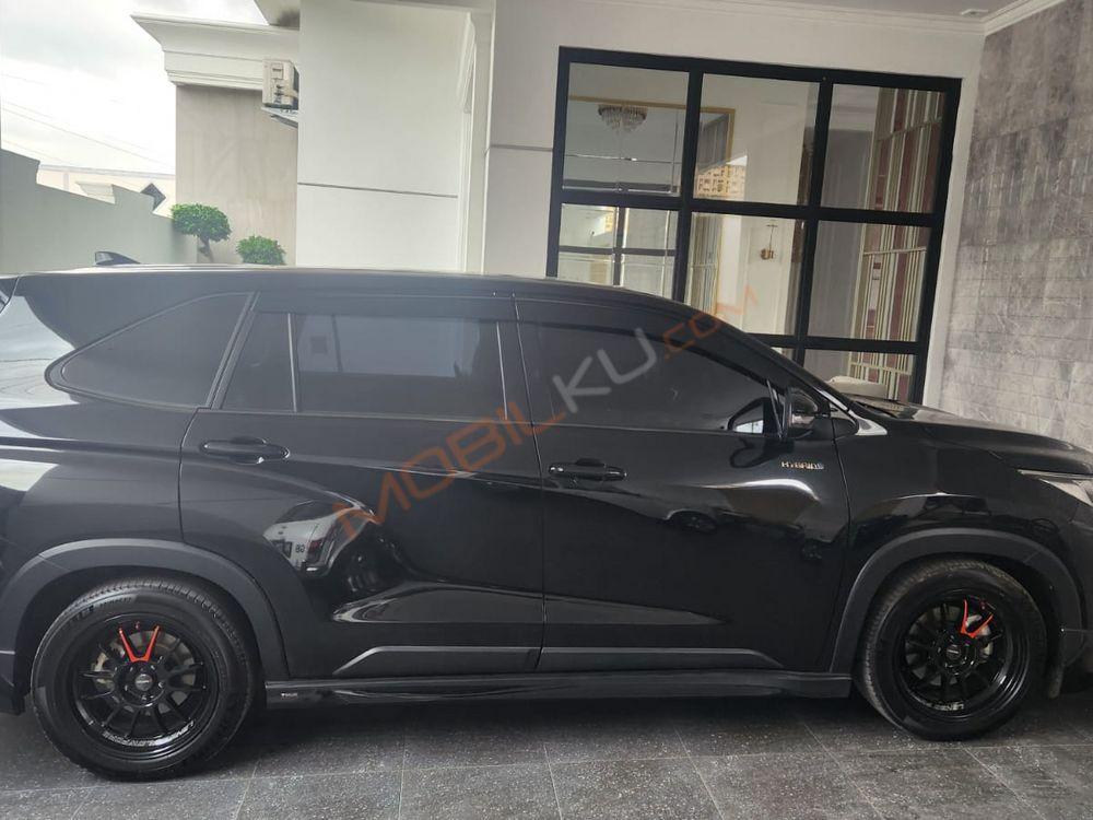 Mobil Toyota Kijang Innova Zenix 2023
