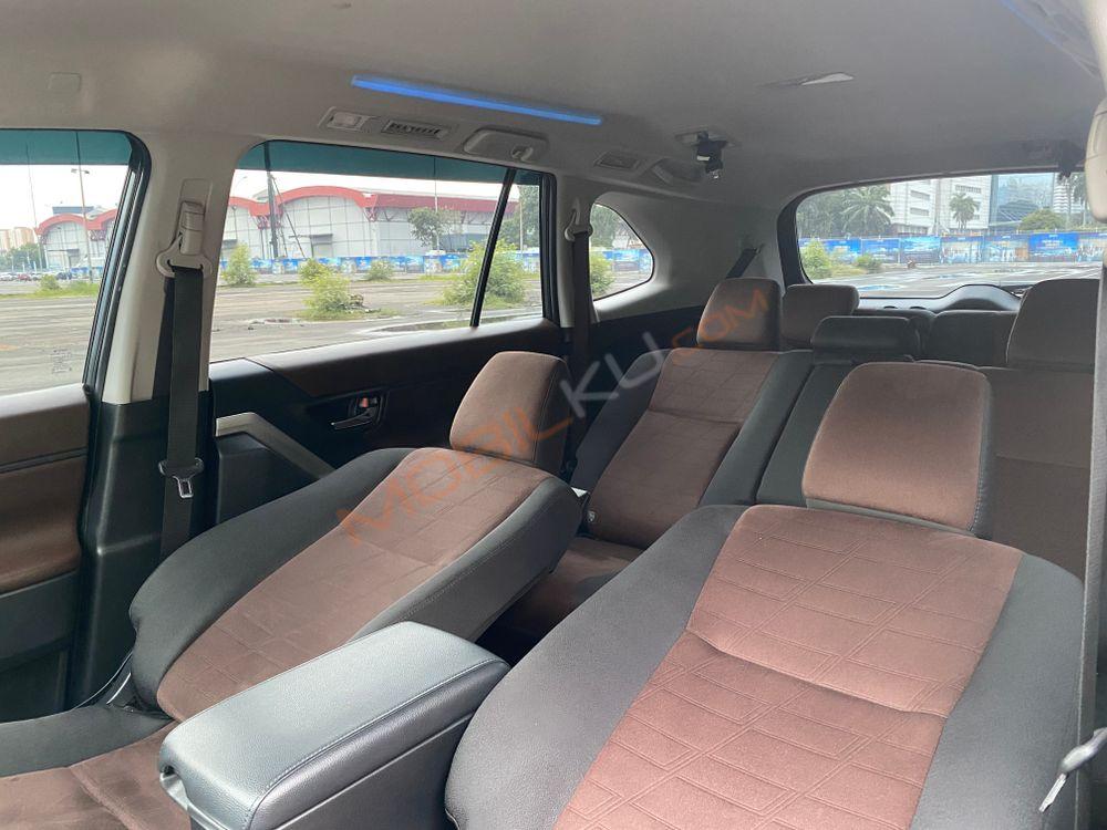 Mobil Toyota Kijang Innova 2024