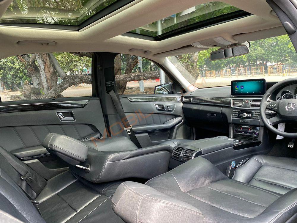 Mobil Mercedes-Benz E-Class 2011
