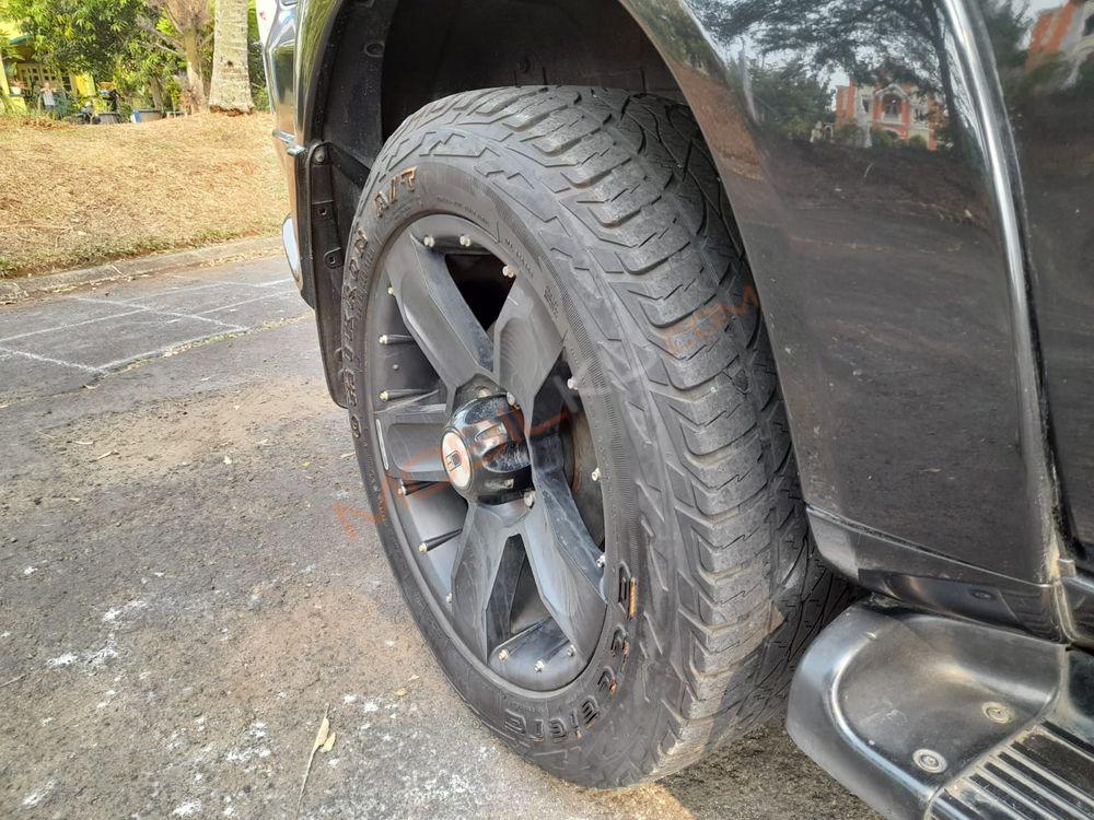 Mobil Toyota Fortuner 2006
