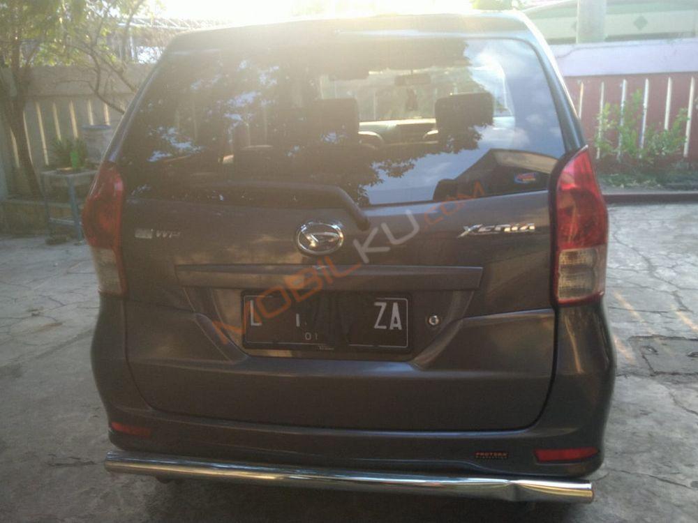 Mobil Daihatsu Xenia 2014