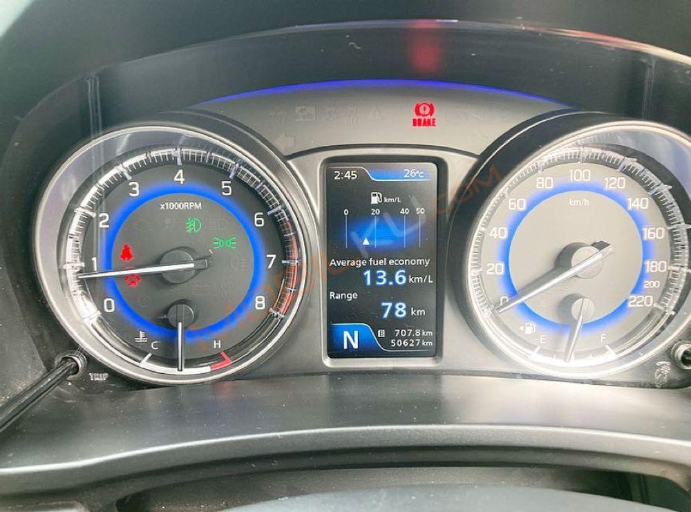 Mobil Suzuki Baleno 2017