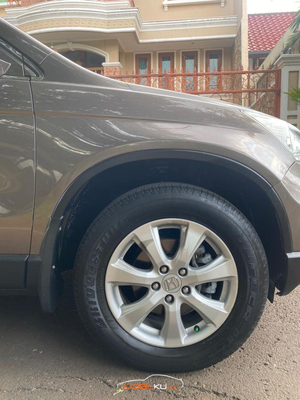 Mobil Honda CR-V 2011
