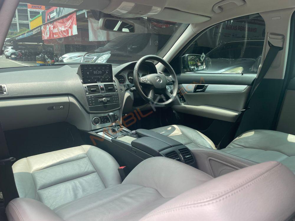 Mobil Mercedes-Benz C-Class 2008