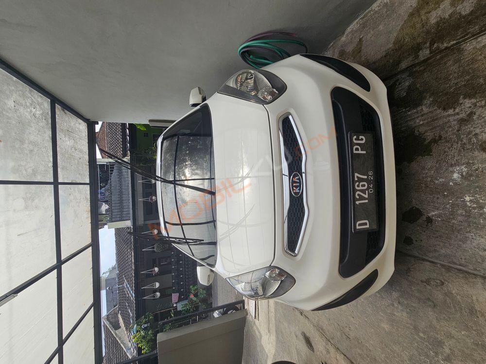 Mobil Kia Picanto 2011