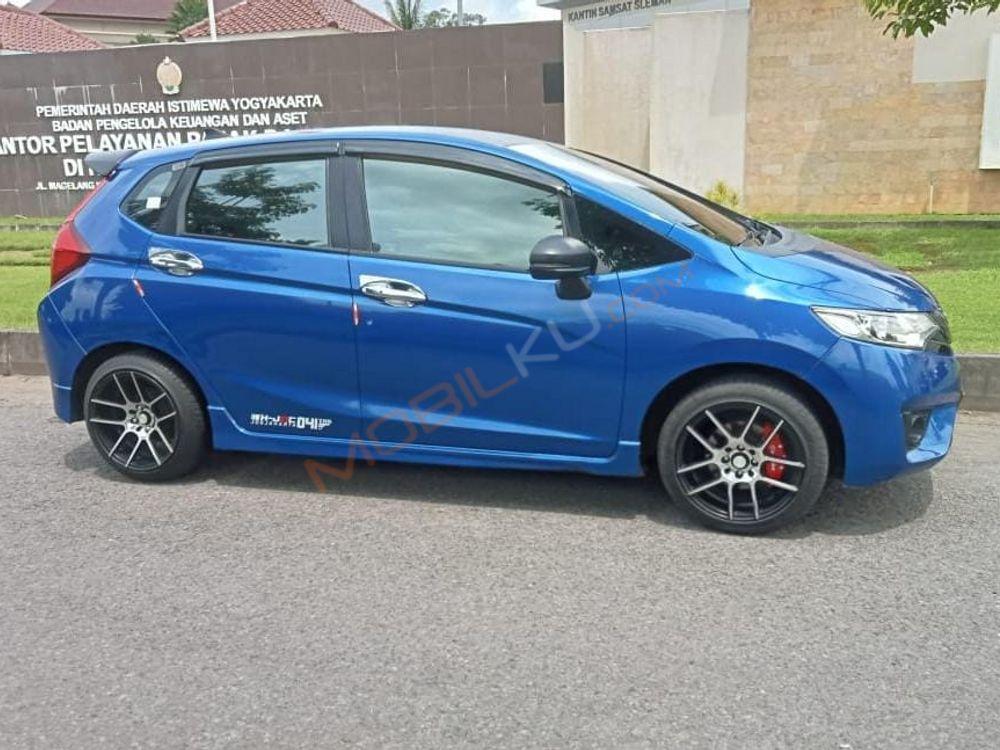 Mobil Honda Jazz 2015