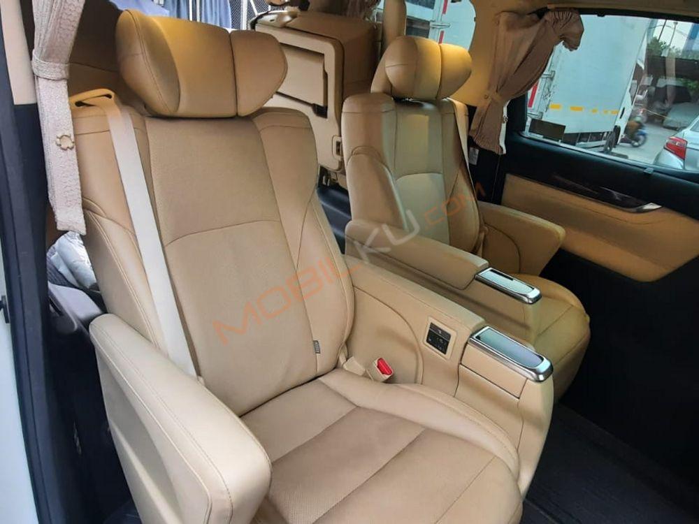 Mobil Toyota Alphard 2018