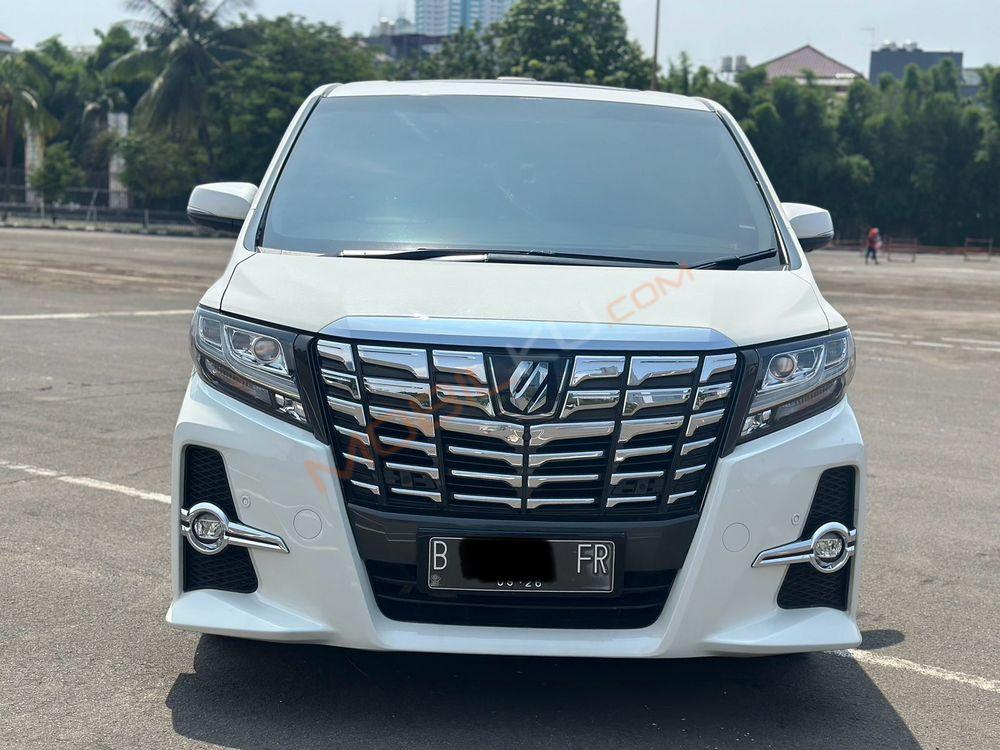 Mobil Toyota Alphard 2016