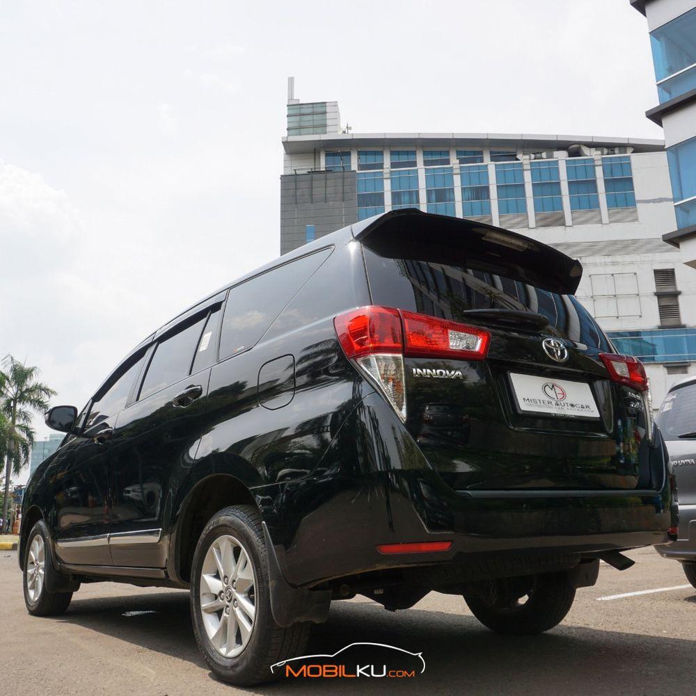 Mobil Toyota Kijang Innova 2019