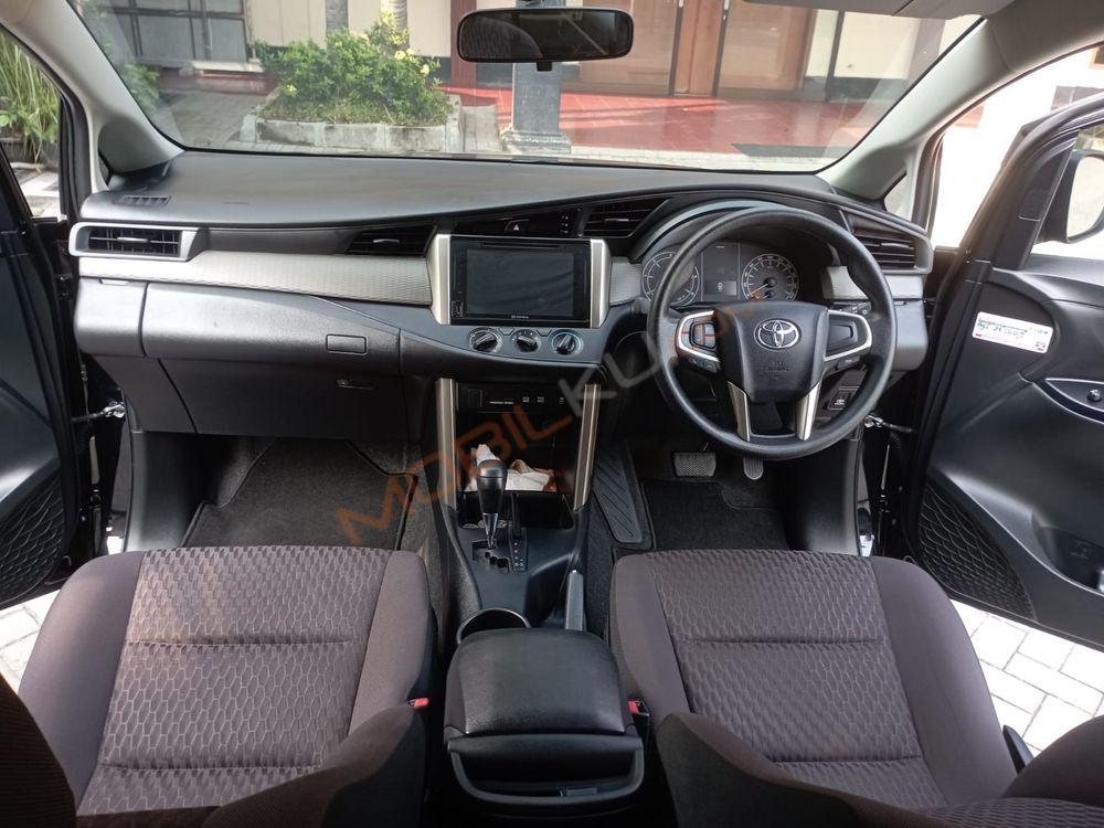 Mobil Toyota Kijang Innova 2022