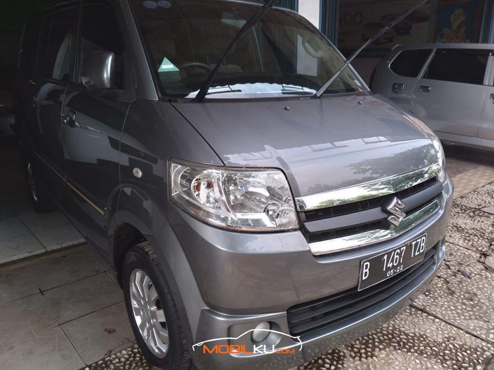 Mobil Suzuki APV 2012