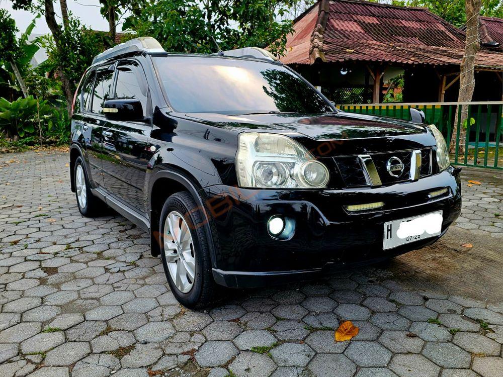 Mobil Nissan X-Trail 2009