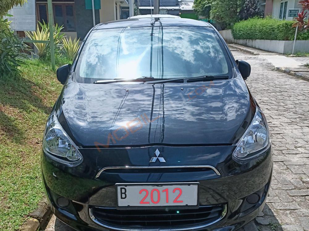 Mobil Mitsubishi Mirage 2012