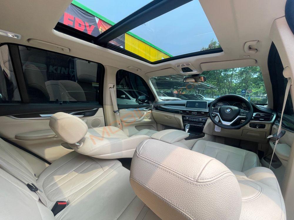 Mobil BMW X5 2015
