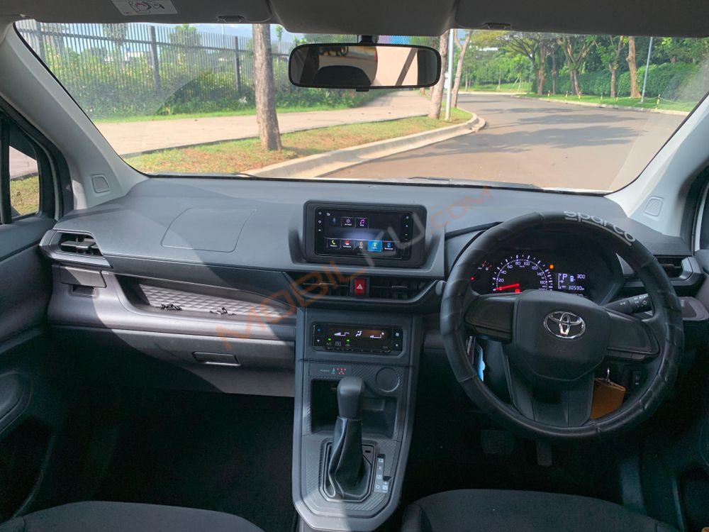 Mobil Toyota Avanza 2022