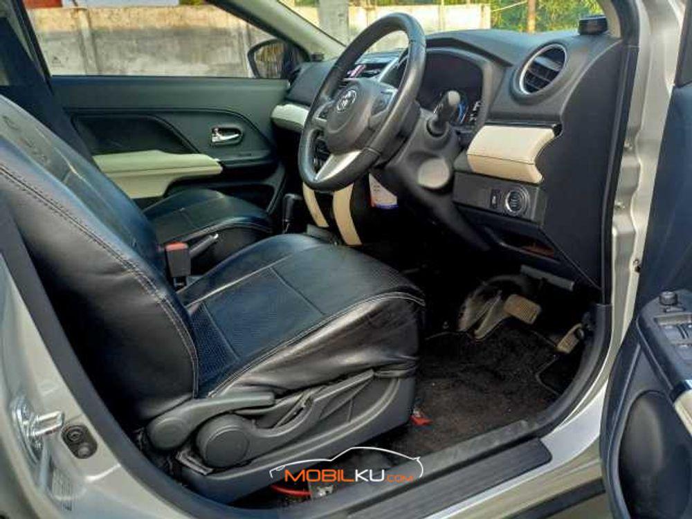 Mobil Toyota Rush 2018