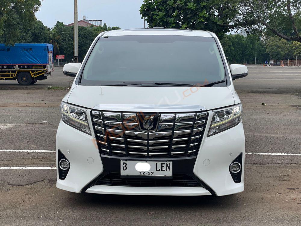Mobil Toyota Alphard 2017