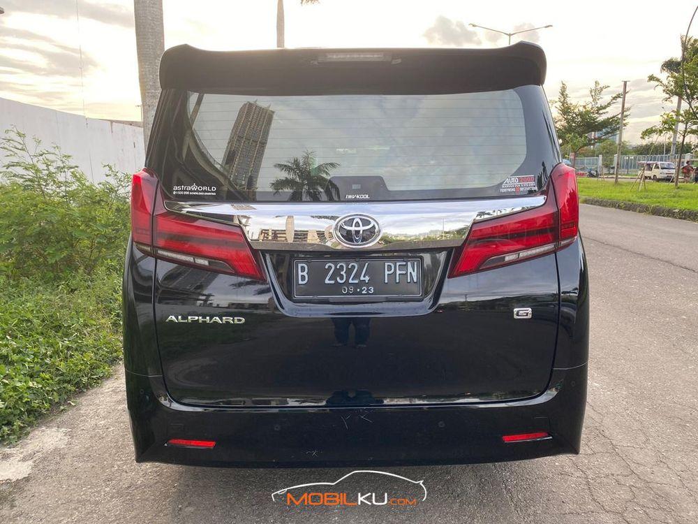Mobil Toyota Alphard 2018