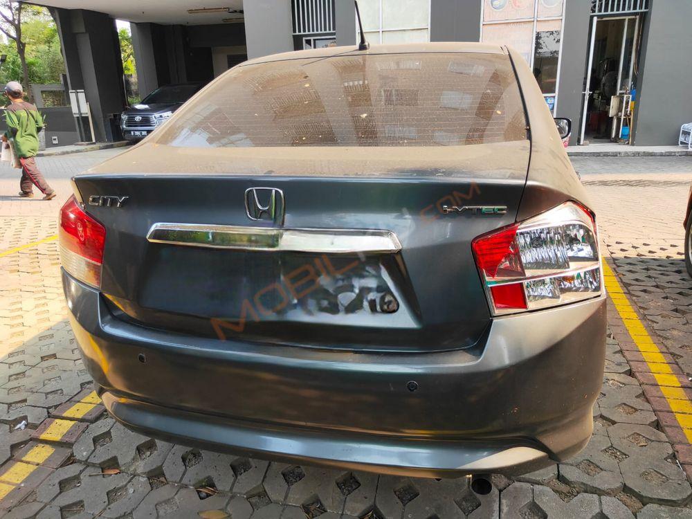Mobil Honda City Sedan 2010