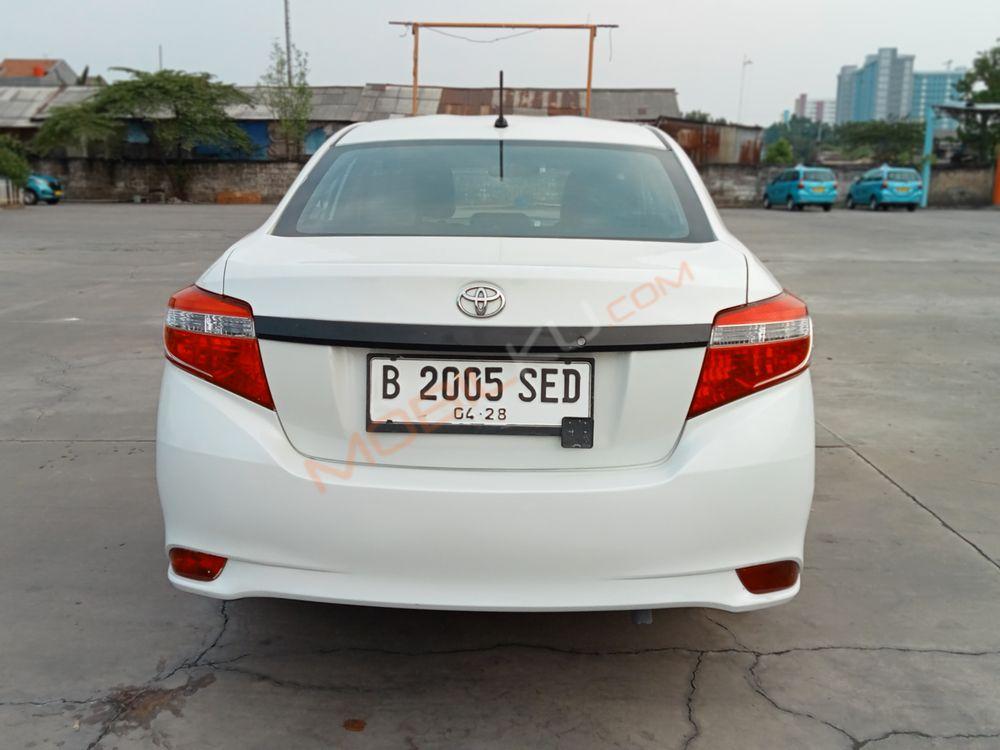 Mobil Toyota Limo 2014