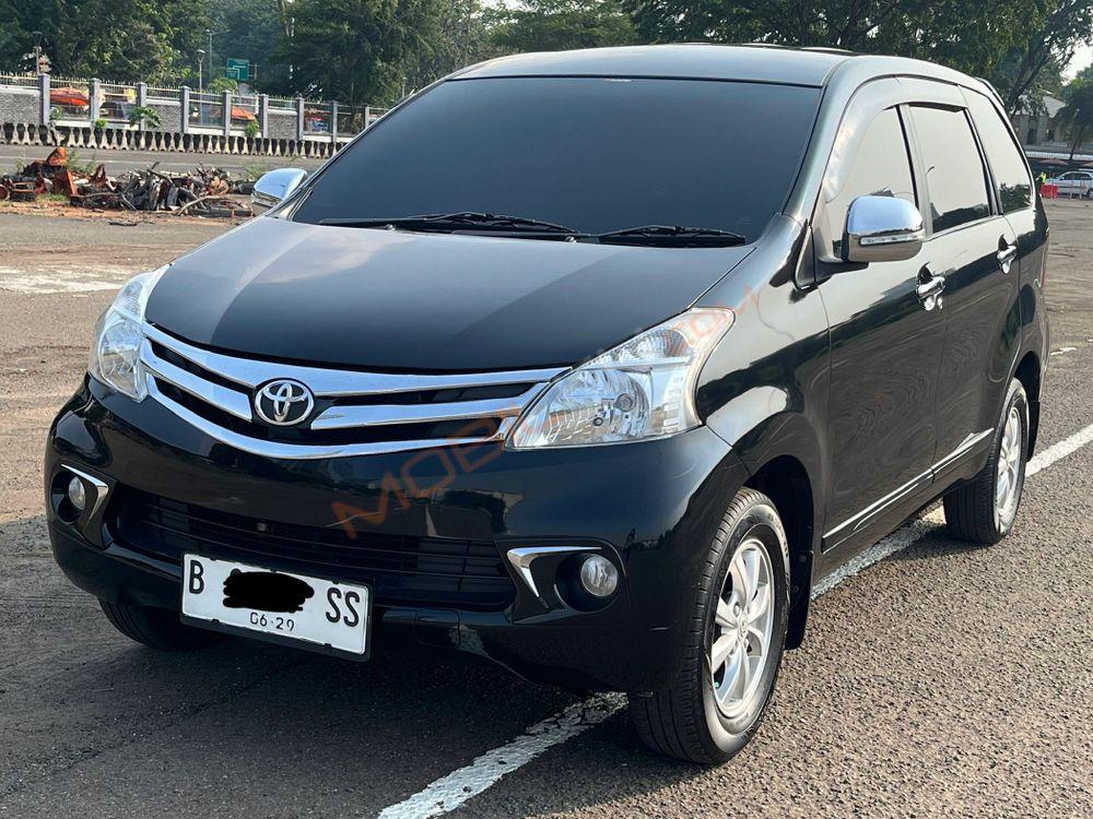 Mobil Toyota Avanza 2014