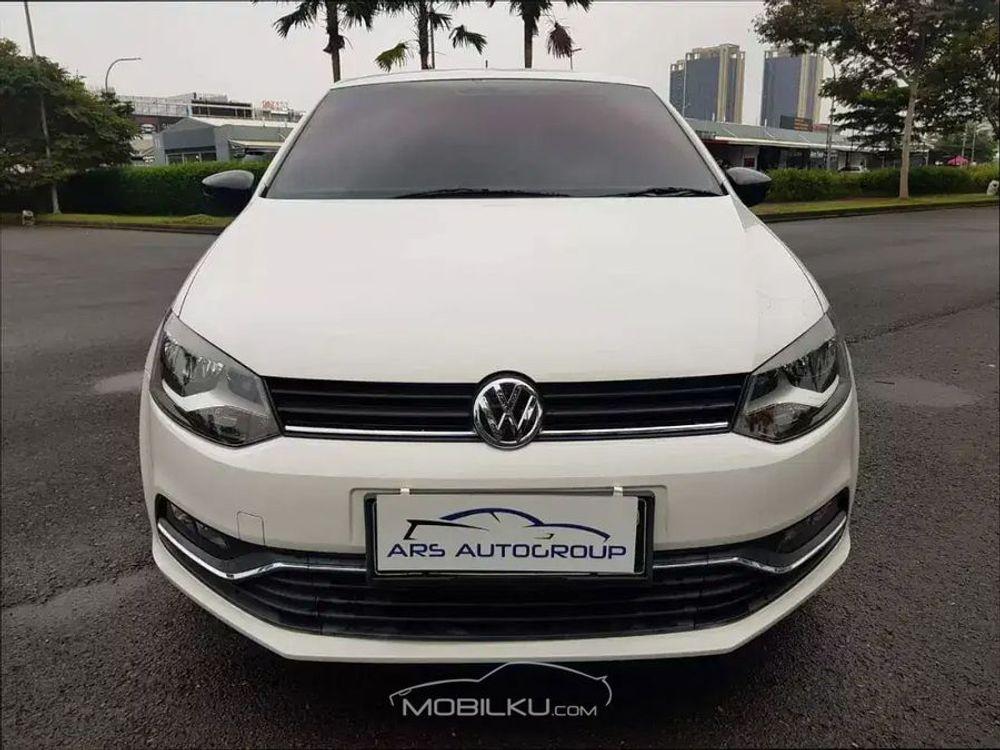 Mobil Volkswagen Polo 2016