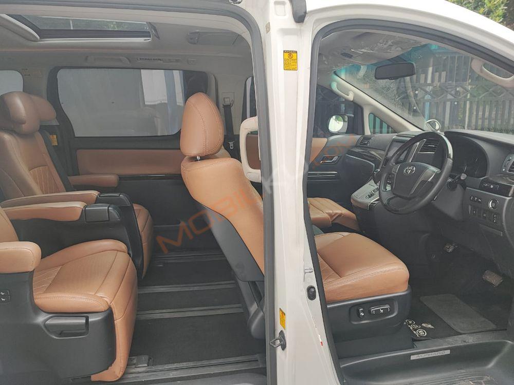 Mobil Toyota Alphard 2013