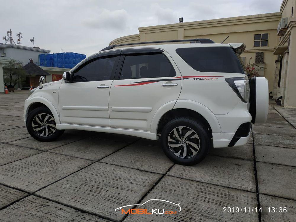 Mobil Toyota Rush 2016