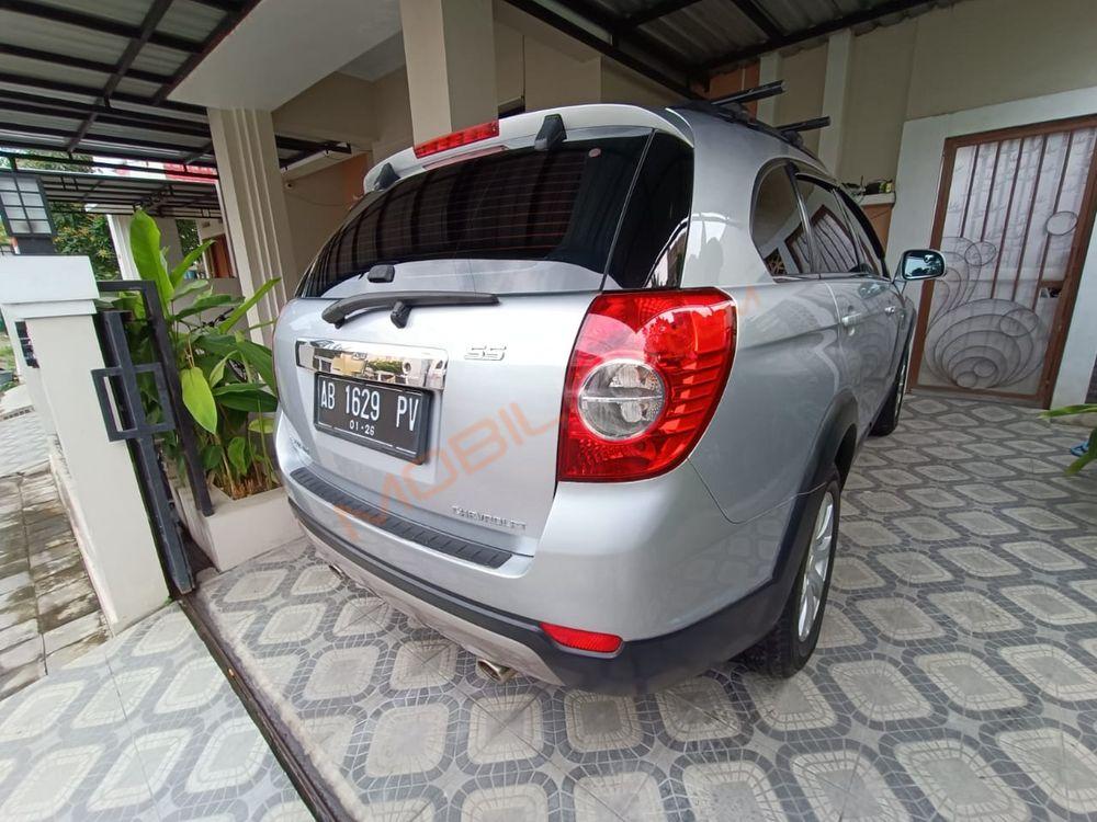 Mobil Chevrolet Captiva 2011